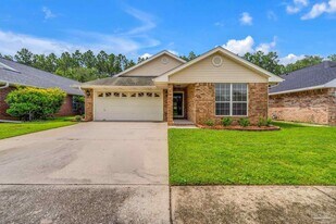 21 Easton St in Ensley, FL - Building Photo