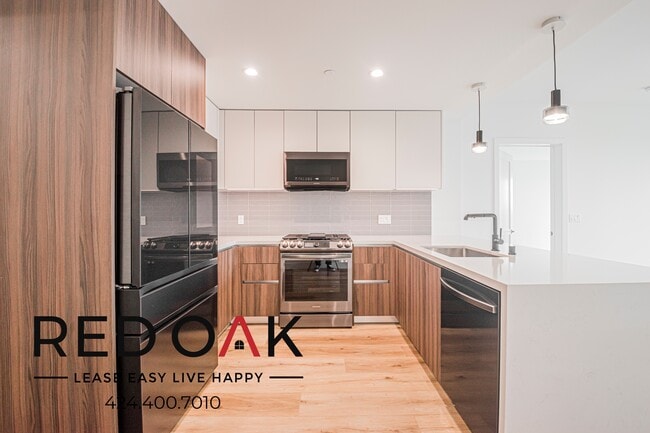 5801 Camerford Ave, Unit PH2 in Los Angeles, CA - Building Photo - Building Photo