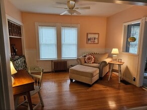 31 Gardner St, Unit 1 in Salisbury, MA - Foto de edificio - Building Photo