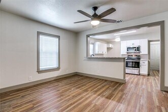 500 N Pine St in Roanoke, TX - Building Photo - Building Photo