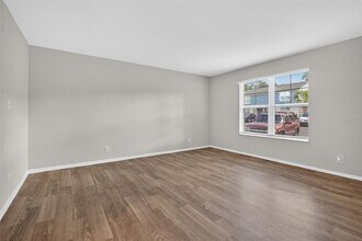 612 Bass Ct in Dunedin, FL - Building Photo - Building Photo