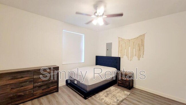 property at 1709 Sycamore St