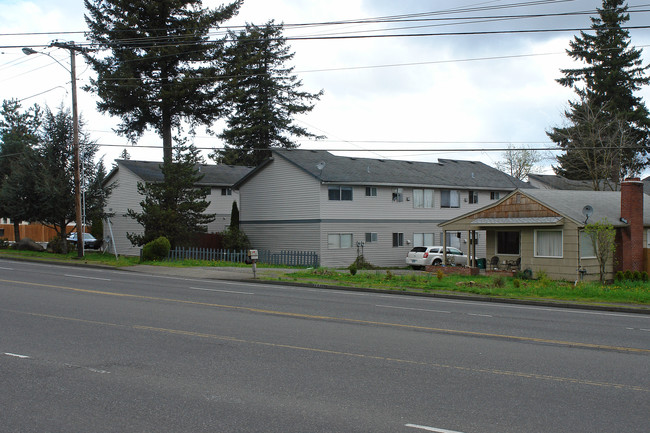 Six Quarters Apartments in Portland, OR - Building Photo - Building Photo