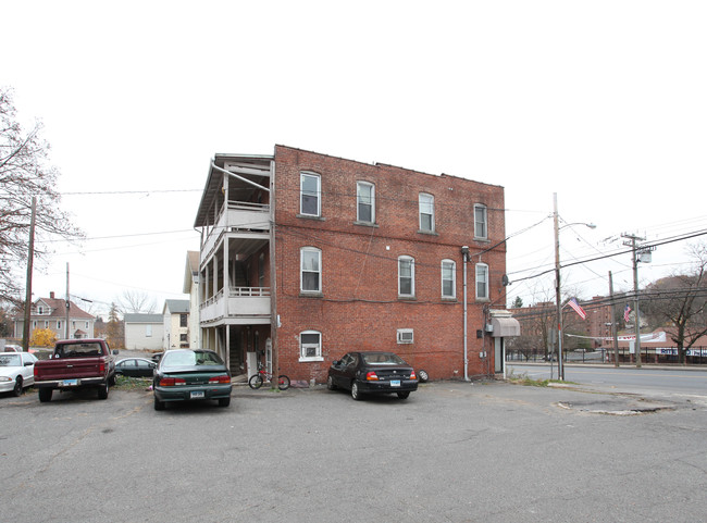 220 Main St in Terryville, CT - Building Photo - Building Photo