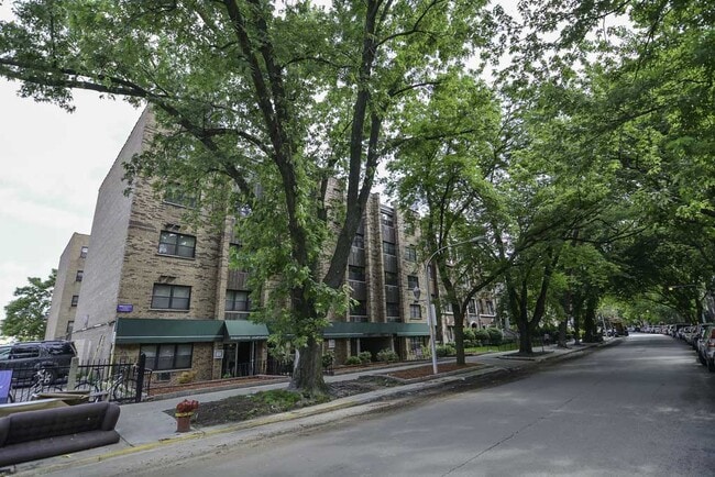 property at 665 W Wrightwood