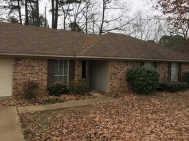 1201 Ashbourne Ln in Longview, TX - Building Photo