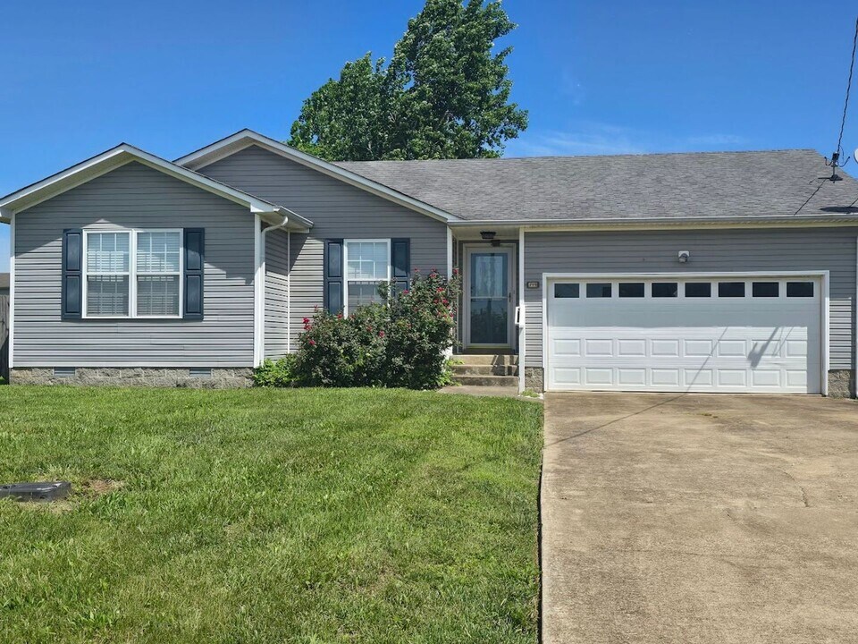 428 Filmore Road in Oak Grove, KY - Building Photo