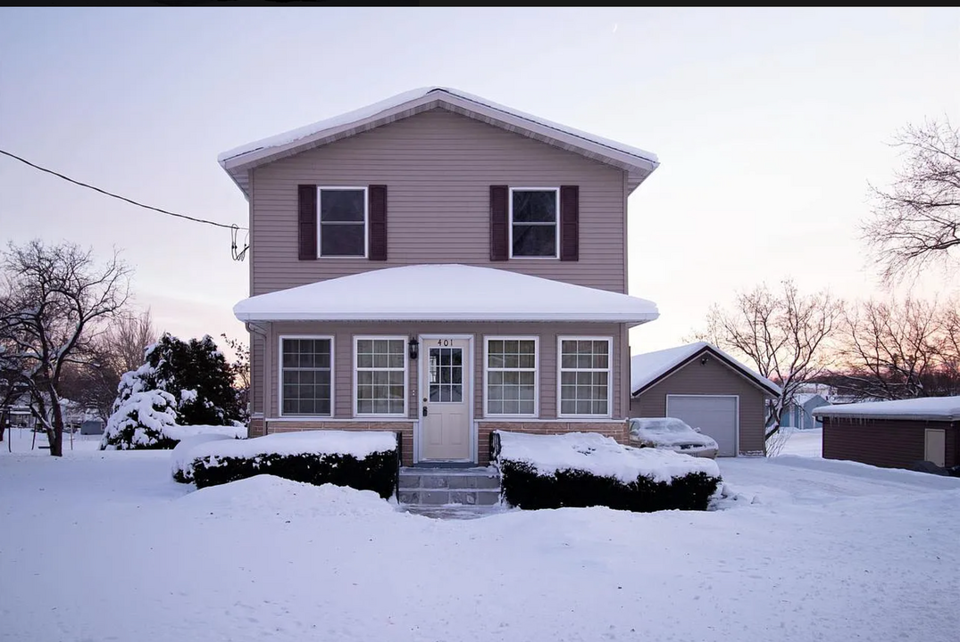 401 E Front St in Wittenberg, WI - Building Photo