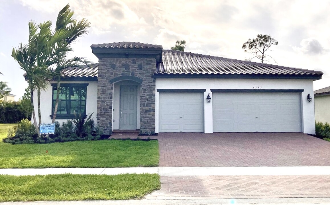 3181 Streng Ln in Royal Palm Beach, FL - Building Photo