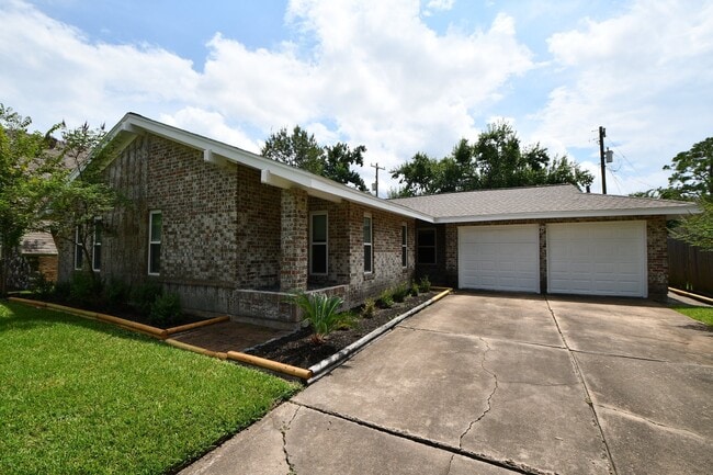 property at 2017 Sunset Ct N