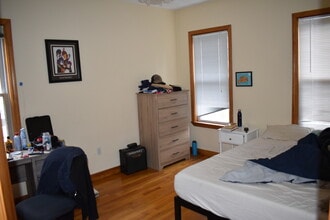 35 Hancock St, Unit 2 in Somerville, MA - Foto de edificio - Building Photo