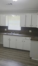 407 E Homan Ave in Baytown, TX - Building Photo - Building Photo