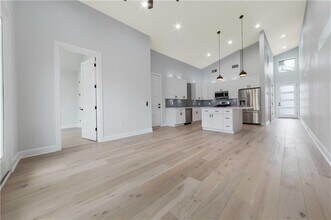 1210 Brentwood St in Austin, TX - Building Photo - Building Photo