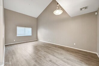 8053 W Waltann Ln in Peoria, AZ - Building Photo - Building Photo