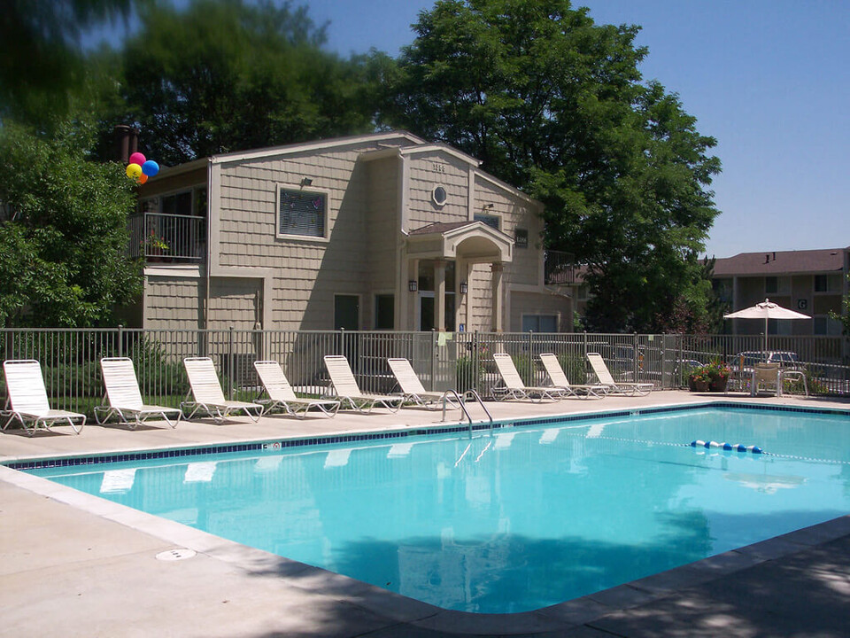 Timberleaf Apartments in Lakewood, CO - Foto de edificio