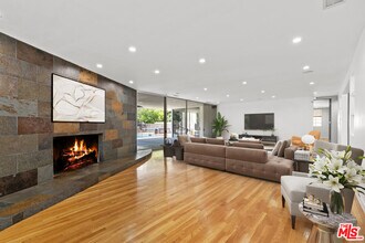 10421 Beckford Ave in Los Angeles, CA - Building Photo - Building Photo