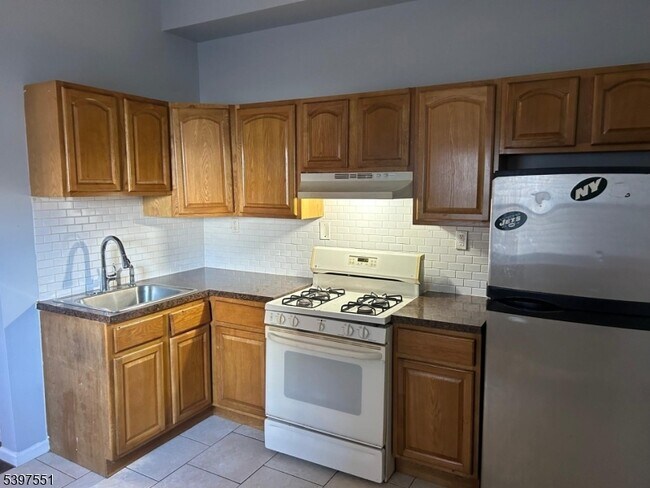 146 Ripley Pl in Elizabeth, NJ - Building Photo - Building Photo