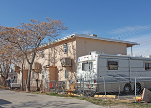 237 Dallas St NE in Albuquerque, NM - Foto de edificio - Building Photo