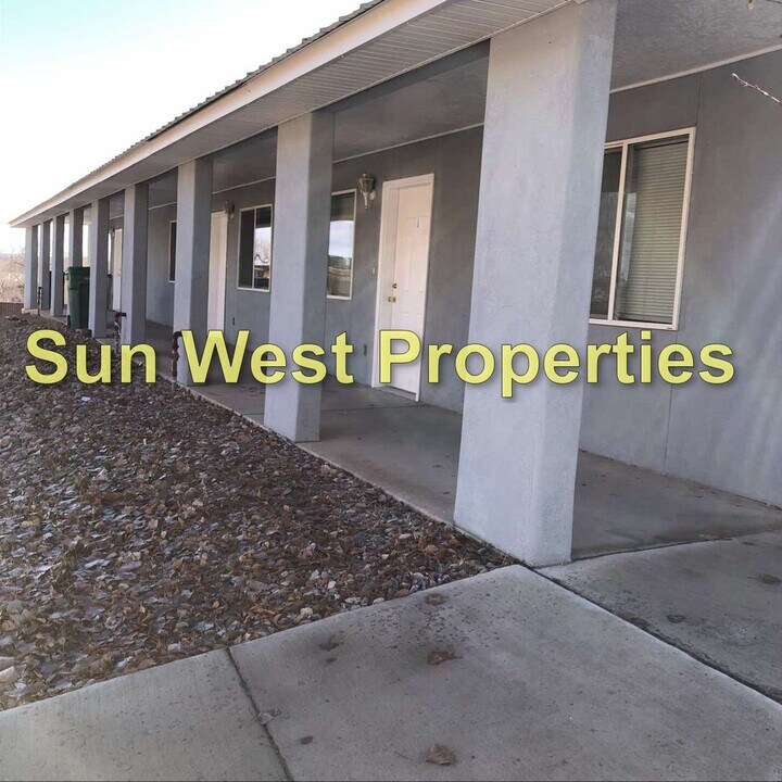 820 Vine Ave in Farmington, NM - Building Photo