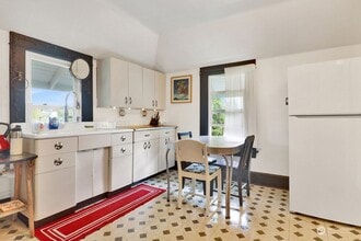 2514 Dean Ave in Bellingham, WA - Building Photo - Building Photo