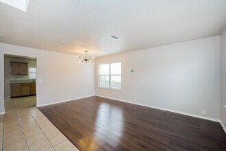 1028 Springcreek Dr in Denton, TX - Foto de edificio - Building Photo