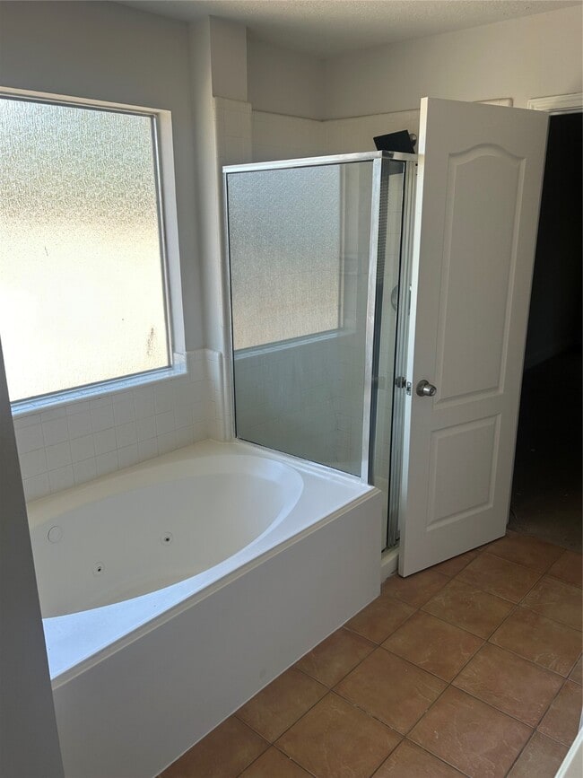 property at 6722 Oakleaf Trail Ln