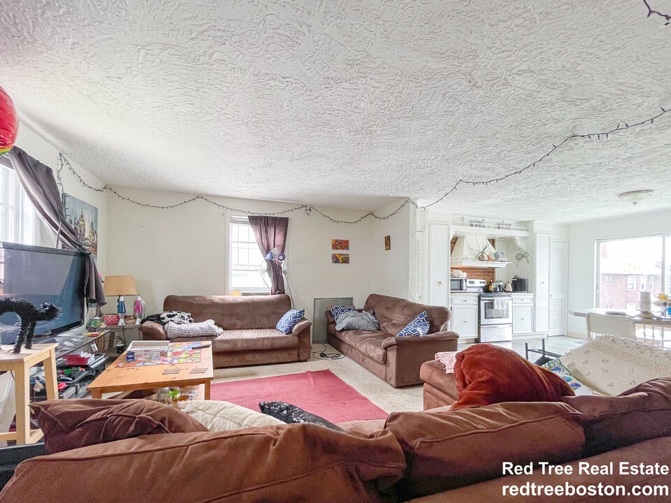 75 Magoun Ave in Medford, MA - Foto de edificio