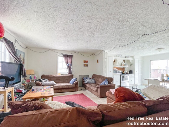 75 Magoun Ave