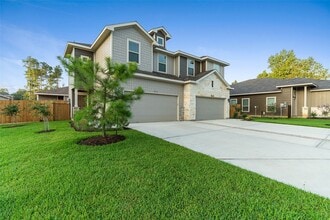 217 Oakcrest in Conroe, TX - Building Photo - Building Photo