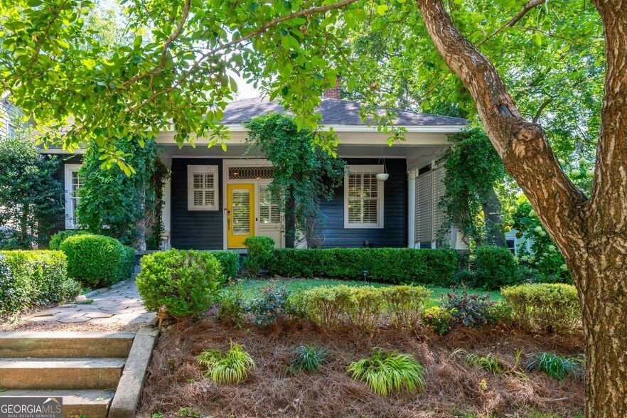 242 Haralson Ave NE in Atlanta, GA - Building Photo