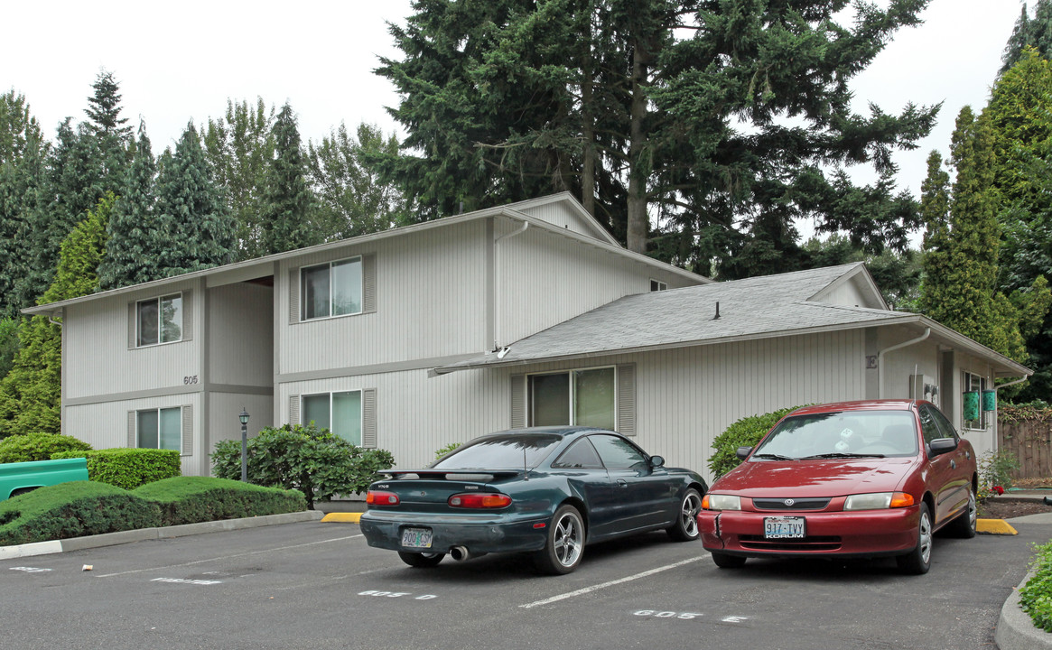 Valley Park Apartments in Puyallup, WA - Foto de edificio