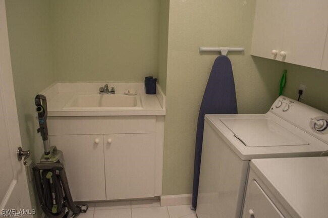 property at 2444 Ravenna Blvd