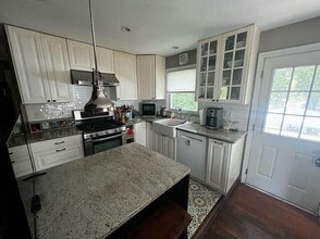 682 Grove St in Ridgewood, NJ - Building Photo - Building Photo