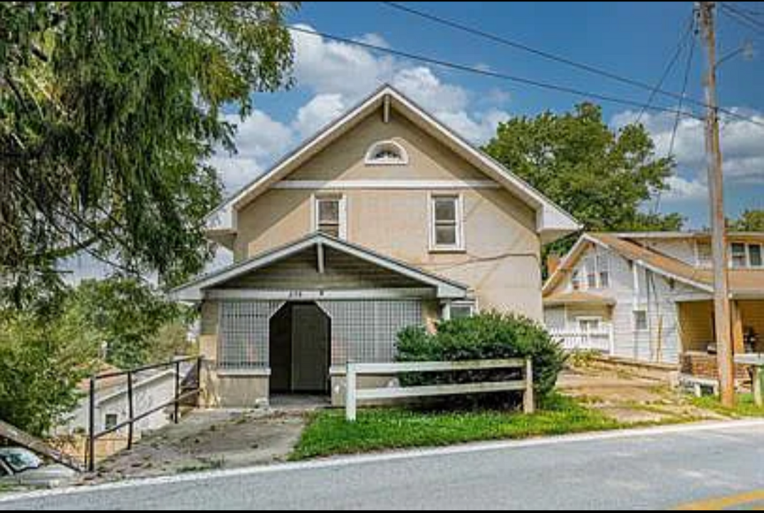 859 Stewart St, Unit upper in Morgantown, WV - Building Photo