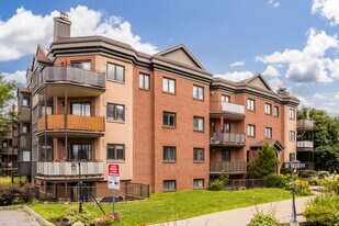 15 Bellerose Boul E in Laval, QC - Building Photo