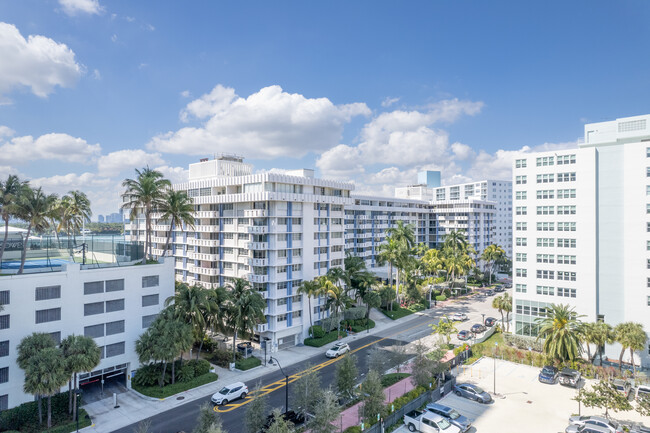 South Bay Club in Miami Beach, FL - Building Photo - Building Photo