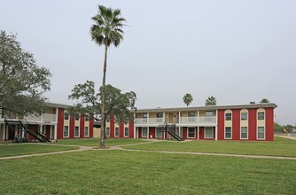 Sunshine Village Apartments in Harlingen, TX - Building Photo - Building Photo
