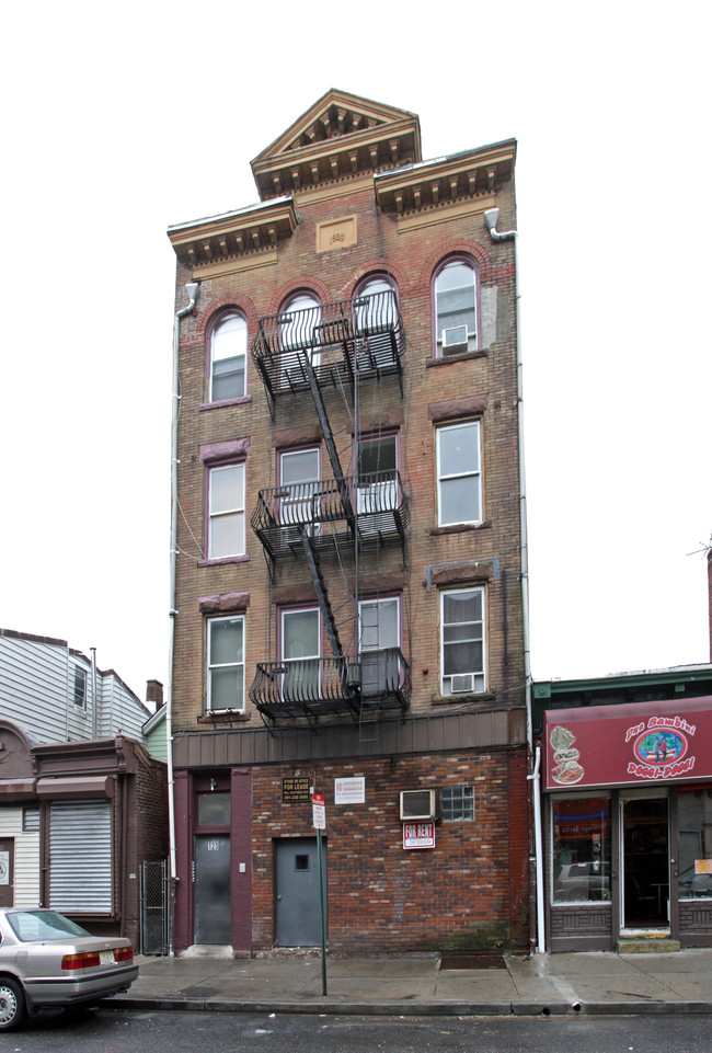 123 Passaic St in Passaic, NJ - Foto de edificio - Building Photo