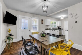 820 Parkwood Ave in Charlotte, NC - Building Photo - Building Photo