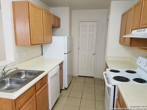 9010 Maverick Draw in San Antonio, TX - Foto de edificio - Building Photo