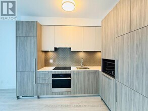 65 Broadway Ave in Toronto, ON - Building Photo - Building Photo