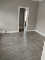 320 Percy St in Elgin, IL - Building Photo