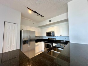 651 Okeechobee Blvd, Unit Penthouse 1204 PH-302 in West Palm Beach, FL - Building Photo - Building Photo