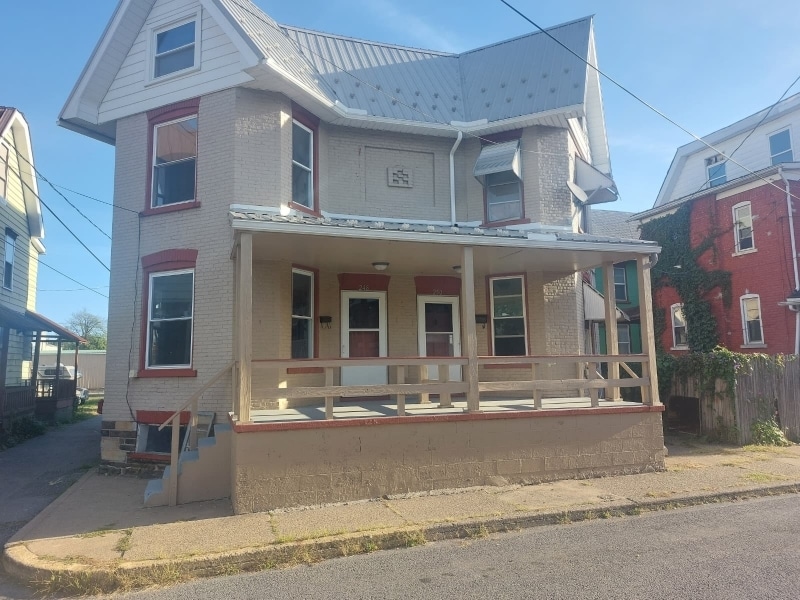 248 Church St in Sunbury, PA - Building Photo