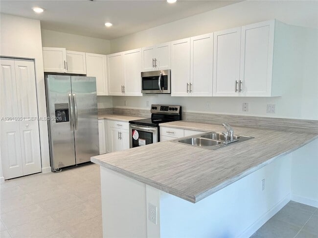 24450 SW 119th Pl in Princeton, FL - Building Photo - Building Photo