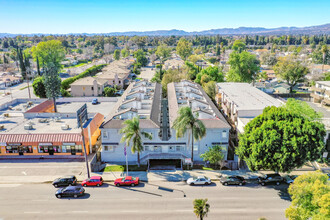 9919 Sepulveda Blvd in Mission Hills, CA - Building Photo - Building Photo