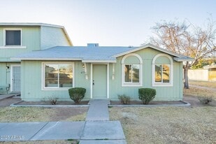 4731 N 26th Ln in Phoenix, AZ - Building Photo