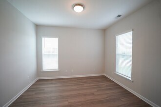 44 Jazz Dr in Pooler, GA - Foto de edificio - Building Photo