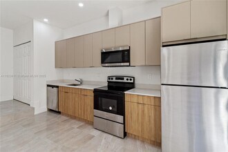 135 SW 114th Ave in Miami, FL - Building Photo - Building Photo