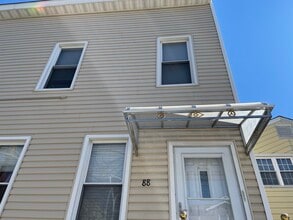 88 Oakland Ave, Unit 2 in Jersey City, NJ - Building Photo - Building Photo